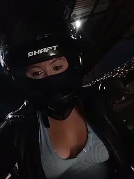 Snapshot of Scarlet_Aura chatting on November 5, 2025, 11:08 pm Scarlet Aura online show from November 5, 2025, 11:08 pm