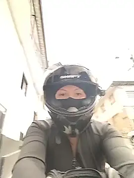 Snapshot of Scarlet_Aura chatting on October 24, 2025, 5:23 pm Scarlet Aura online show from October 24, 2025, 5:23 pm