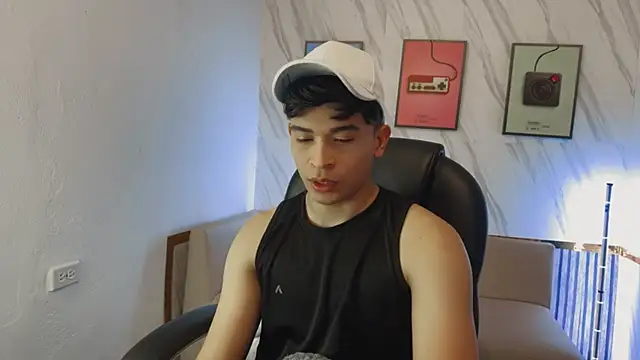 Snapshot of David_Nova chatting on January 15, 2026, 1:14 pm David Nova online show from January 15, 2026, 1:14 pm