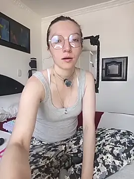 Lucy colee online show from December 5, 2025, 2:15 pm