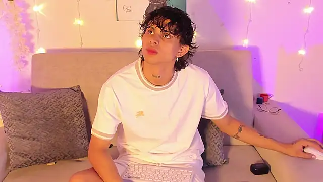 lua boy online show from March 27, 2026, 8:21 pm