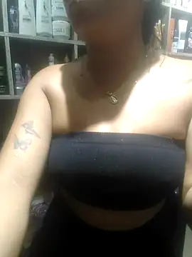 Snapshot of Harley_r chatting on October 8, 2025, 2:13 am Harley r online show from October 8, 2025, 2:13 am