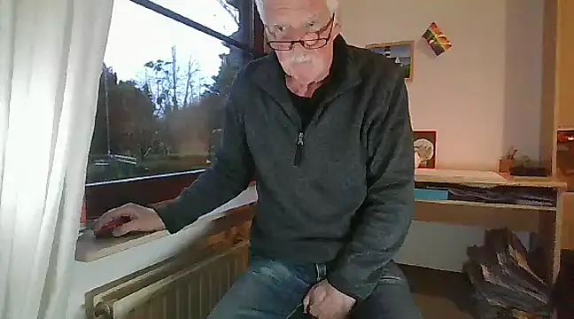 super-snoopy online show from January 26, 2025, 3:25 pm