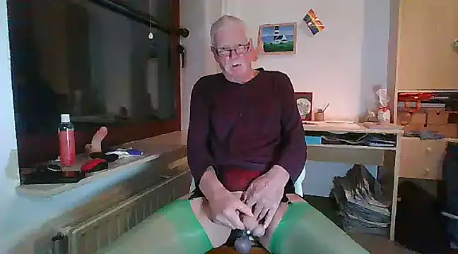 super-snoopy online show from December 23, 2024, 3:55 pm