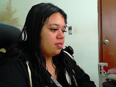 oliviia cute online show from October 30, 2025, 4:33 am