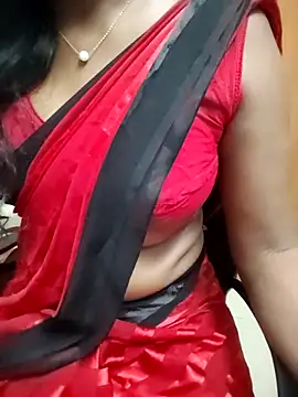 Snapshot of Tamilmallu-duskygirl03 chatting on May 20, 2026, 5:04 am Tamilmallu-duskygirl03 online show from May 20, 2026, 5:04 am