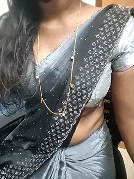 Snapshot of Tamilmallu-duskygirl03 chatting on May 8, 2026, 5:11 am Tamilmallu-duskygirl03 online show from May 8, 2026, 5:11 am