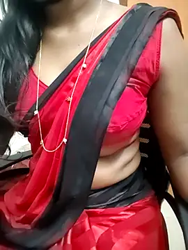 Snapshot of Tamilmallu-duskygirl03 chatting on June 4, 2026, 5:34 am Tamilmallu-duskygirl03 online show from June 4, 2026, 5:34 am