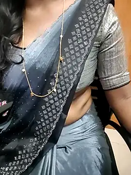 Snapshot of Tamilmallu-duskygirl03 chatting on May 29, 2026, 6:19 am Tamilmallu-duskygirl03 online show from May 29, 2026, 6:19 am
