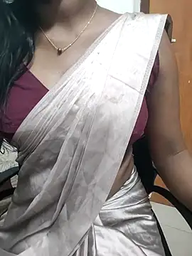 Snapshot of Tamilmallu-duskygirl03 chatting on May 16, 2026, 5:17 am Tamilmallu-duskygirl03 online show from May 16, 2026, 5:17 am