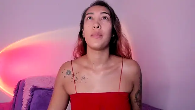 HeidyRousse online show from April 8, 2026, 2:07 pm