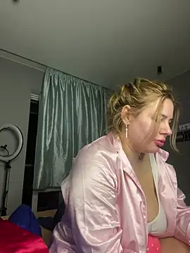 Snapshot of Passion-Blondy chatting on May 15, 2026, 7:23 pm Passion-Blondy online show from May 15, 2026, 7:23 pm