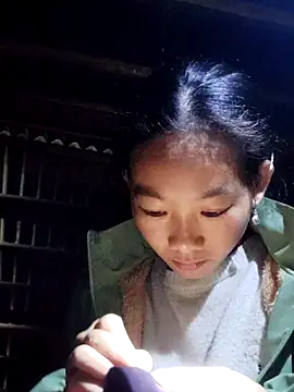 gio-thu online show from November 12, 2025, 2:15 am