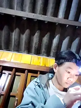 gio-thu online show from November 18, 2025, 6:11 pm