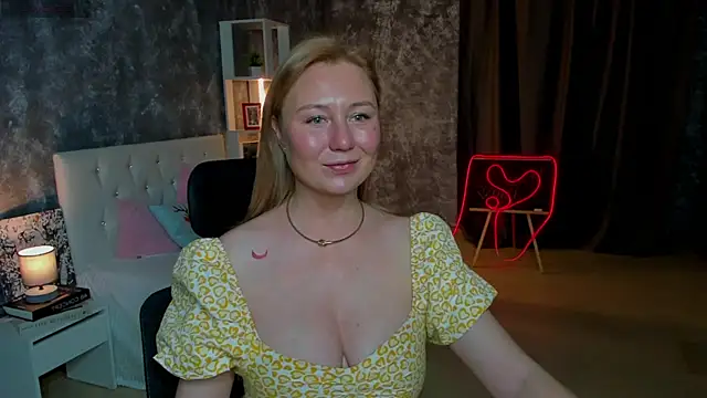 scent  of woman online show from October 16, 2025, 1:36 am