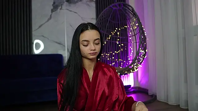 RachelRavee online show from November 25, 2025, 5:08 am