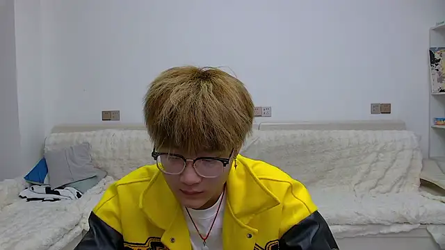 KK-cuteboy online show from February 18, 2026, 11:17 am