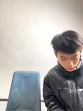 KK-cuteboy online show from November 11, 2025, 11:38 am