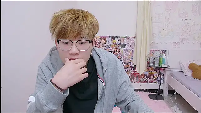 KK-cuteboy online show from April 11, 2026, 2:19 am