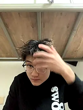 KK-cuteboy online show from November 30, 2025, 10:27 am