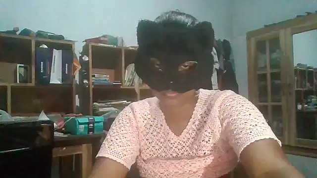 Nora-2003 online show from April 7, 2026, 11:17 pm