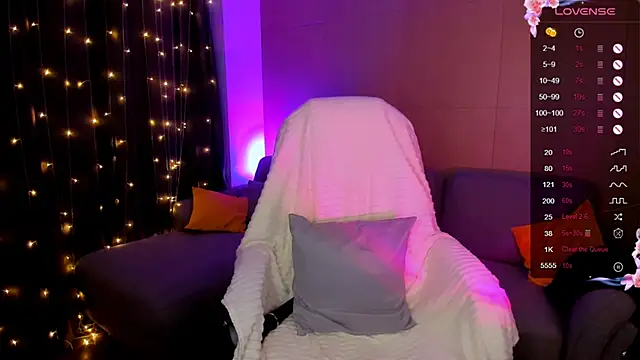 Evaa Braunn online show from December 2, 2025, 2:12 am