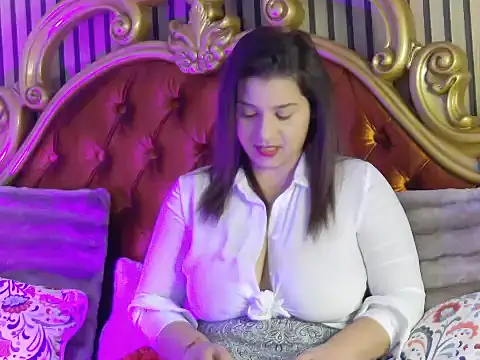 MadisonCharm online show from January 11, 2026, 8:43 am