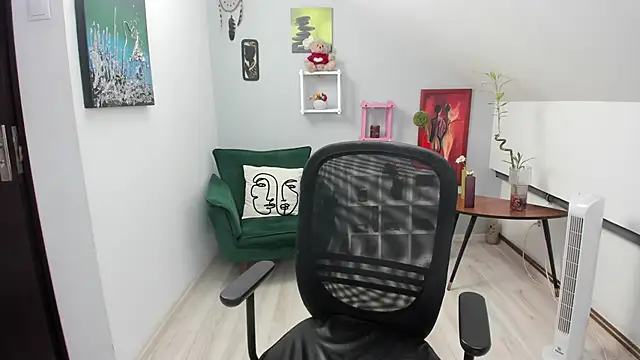 BettyJamess online show from October 20, 2025, 7:36 pm