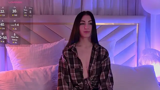 BettyLeen online show from December 15, 2025, 4:07 am