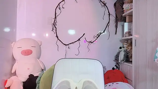 Snapshot of BeChinh_Lee chatting on July 18, 2026, 5:38 am BeChinh Lee online show from July 18, 2026, 5:38 am