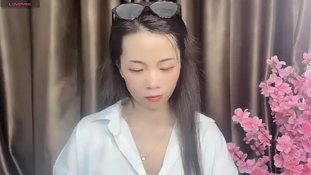 Lynnalltop-165-KeKe online show from October 15, 2025, 12:09 am