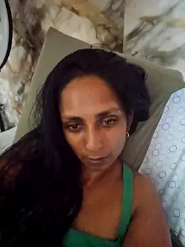 dreamerrrrr1 online show from October 9, 2025, 5:35 pm