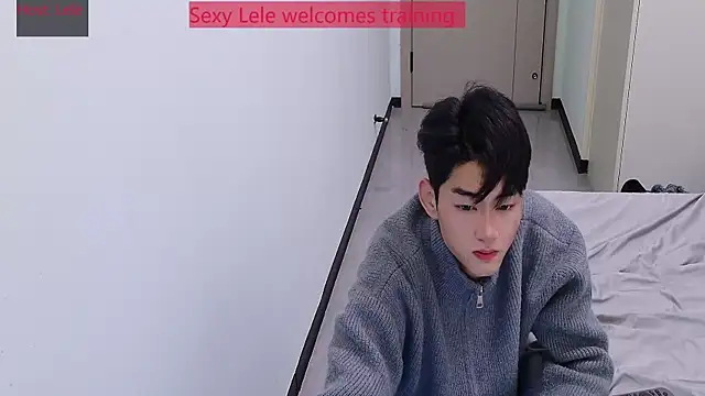 sexyboy-lele online show from December 1, 2025, 4:02 am