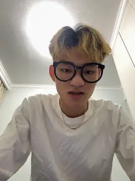 sexyboy-lele online show from October 10, 2025, 12:17 pm