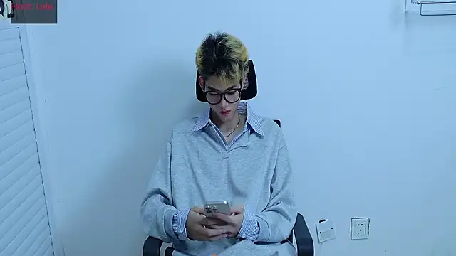 sexyboy-lele online show from October 11, 2025, 11:33 am