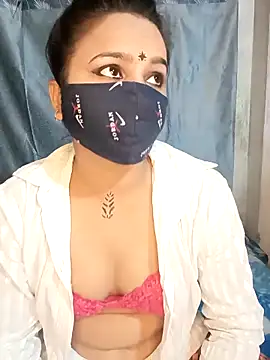 Snapshot of CUTE-567 chatting on November 15, 2025, 8:18 am CUTE-567 online show from November 15, 2025, 8:18 am