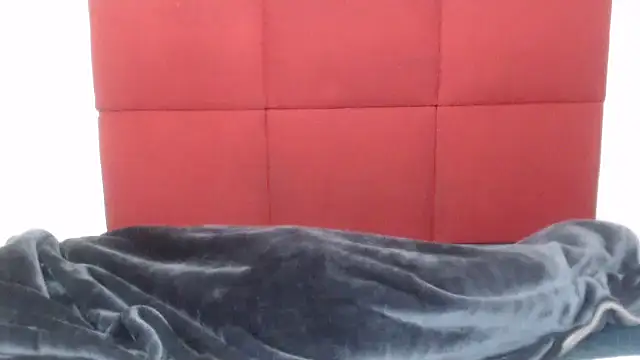 Snapshot of ZuriVixen chatting on November 25, 2025, 3:18 am ZuriVixen online show from November 25, 2025, 3:18 am