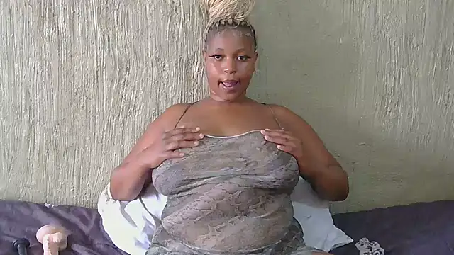 Snapshot of ZuriVixen chatting on November 1, 2025, 10:09 am ZuriVixen online show from November 1, 2025, 10:09 am