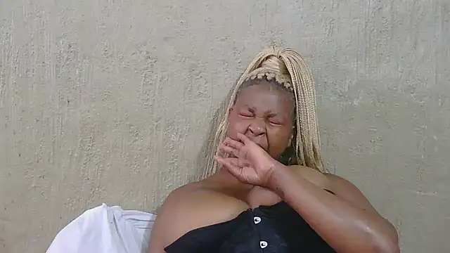 Snapshot of ZuriVixen chatting on October 18, 2025, 9:33 am ZuriVixen online show from October 18, 2025, 9:33 am