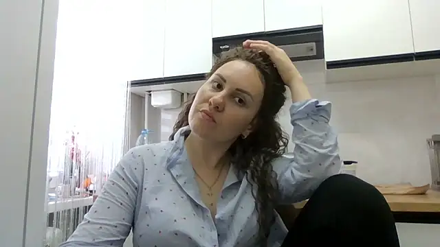 Snapshot of MeadowEyes chatting on May 20, 2026, 1:52 pm MeadowEyes online show from May 20, 2026, 1:52 pm