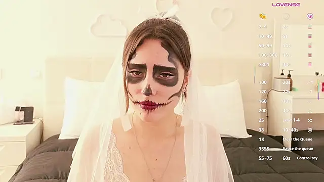 MoonliteDiva online show from October 31, 2025, 6:32 am