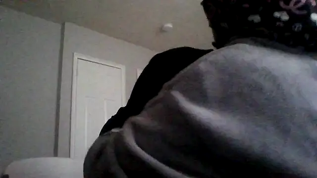 Snapshot of dezzidavill chatting on March 3, 2026, 8:16 pm dezzidavill online show from March 3, 2026, 8:16 pm