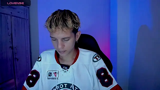 tylernova online show from March 10, 2026, 3:43 am