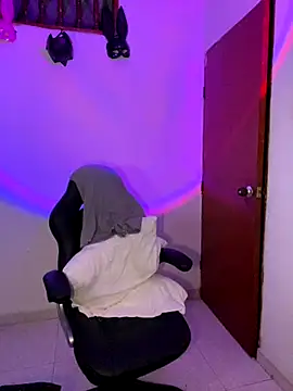 tylernova online show from October 14, 2025, 4:02 am