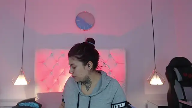 Bubbiecherry online show from November 6, 2025, 7:40 pm