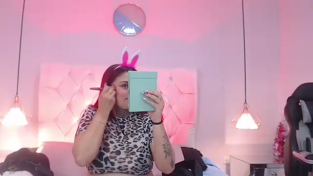 Bubbiecherry online show from October 31, 2025, 7:43 pm