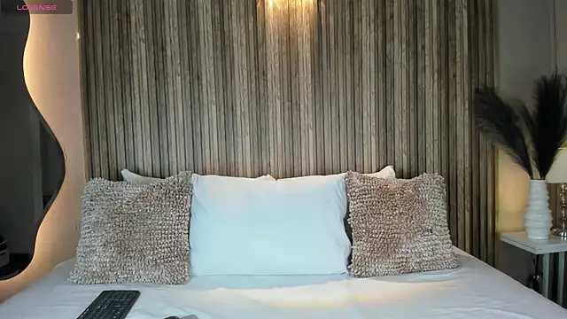 VanneCamiel online show from October 27, 2025, 11:55 am