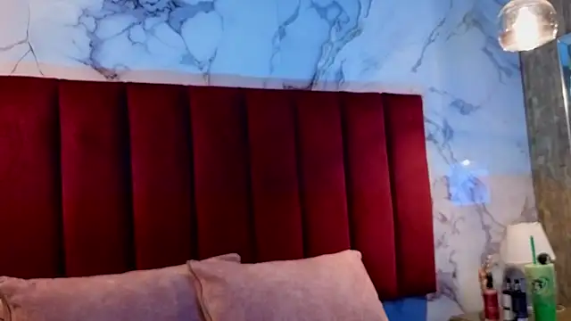 CHIARAJJONES online show from April 9, 2026, 12:33 pm