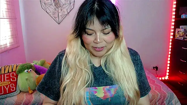 EllieMoonX online show from March 18, 2026, 8:53 pm