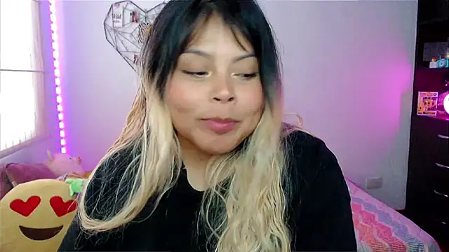 EllieMoonX online show from April 13, 2026, 10:14 pm